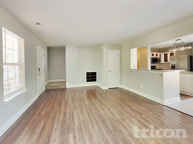 Foto del edificio - 106 Newbury Dr