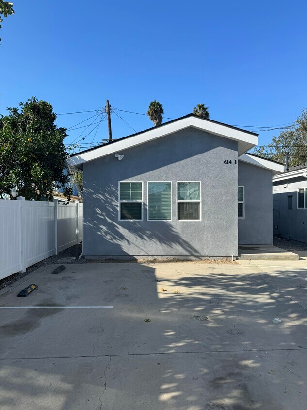 Foto principal - 612 S Van Ness Ave