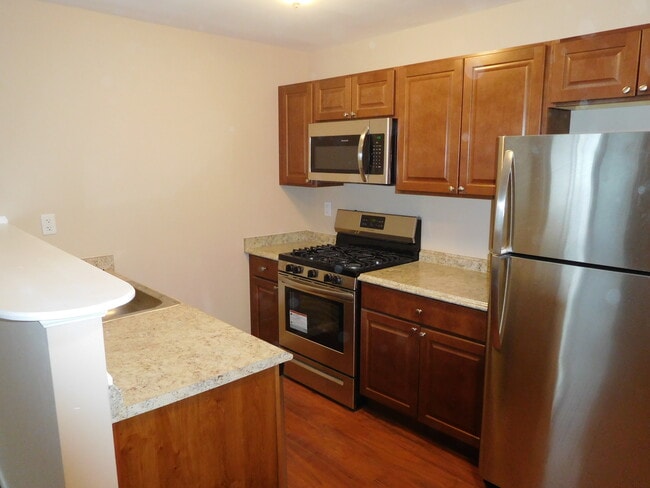 Building Photo - 700 N Franklin Blvd, Unit 1603