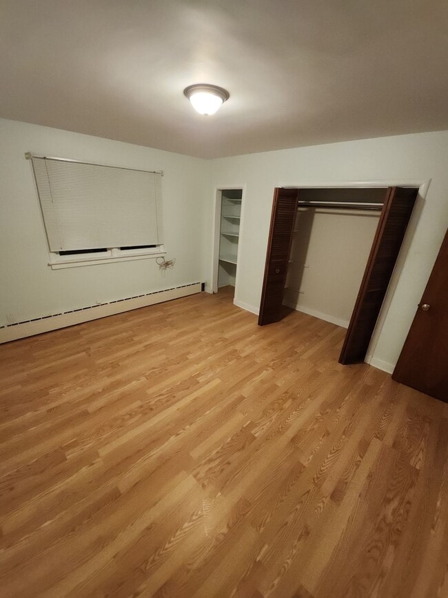 Building Photo - 49 Whitman Ct