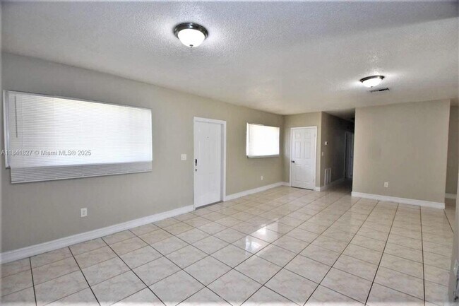 Building Photo - 330 NW 196th St