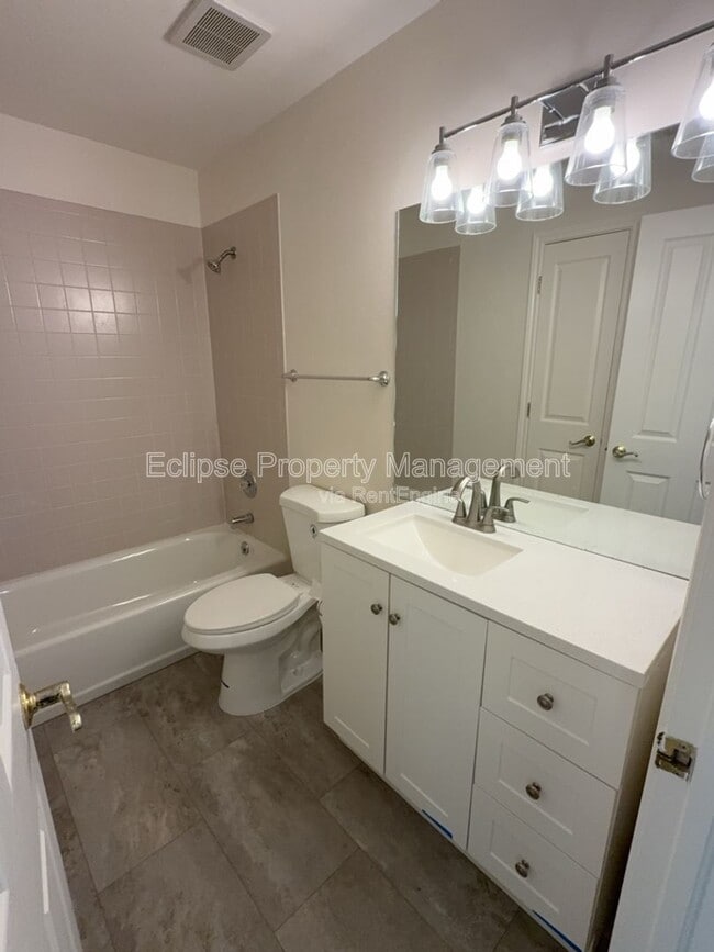 Foto del edificio - 714 E Harbor Cir
