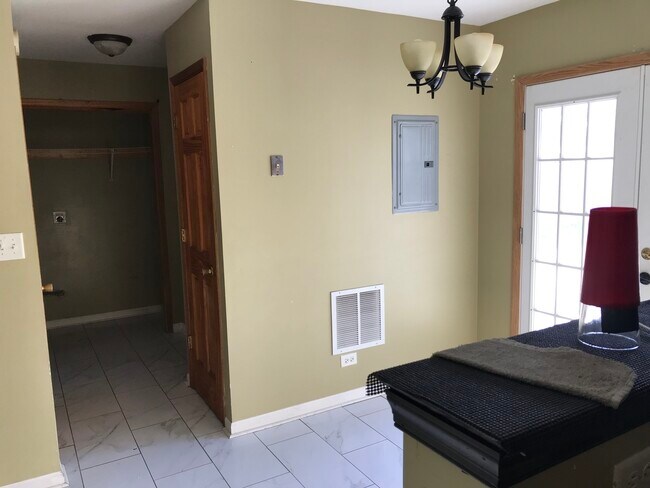 Foto del edificio - 1429 Embassy Ln