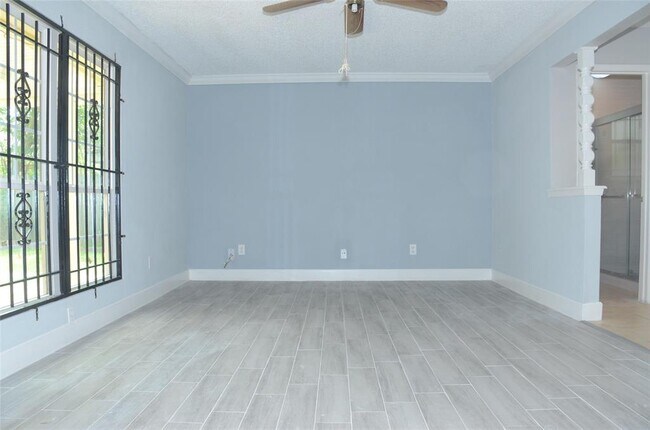 Foto del edificio - 6502 Briar Terrace Dr