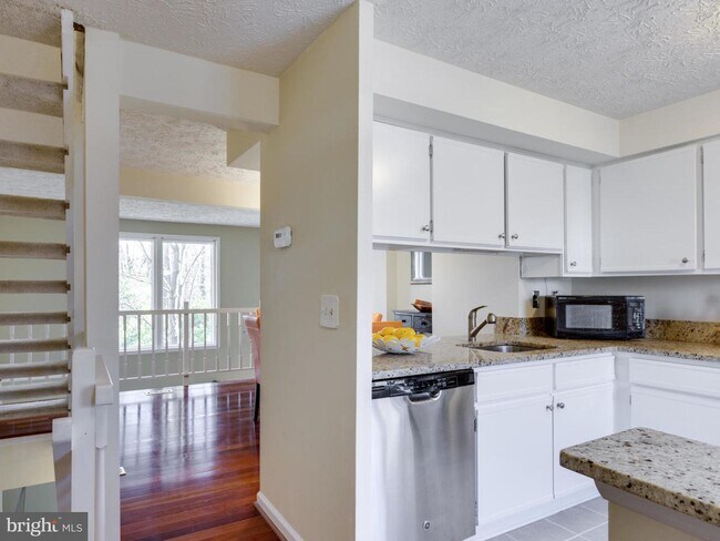 Foto del edificio - 2811 New Providence Ct