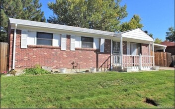 Building Photo - 5542 Scranton St