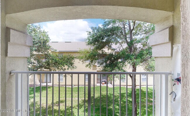 Foto del edificio - 7068 Deer Lodge Cir