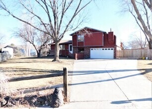 Building Photo - 3056 Hall Dr