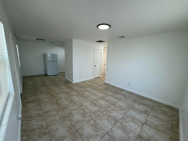 Building Photo - 1130 N F St
