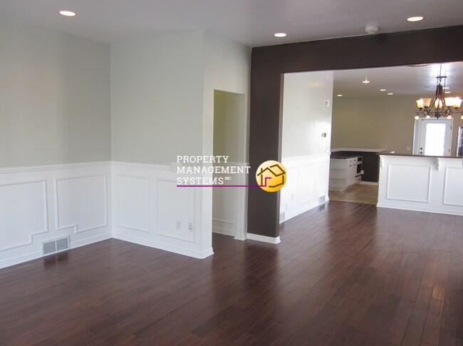 Building Photo - 4 Bedroom South Jordan Home in Daybreak!