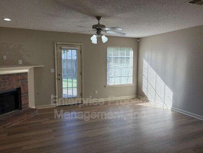 Foto del edificio - 2731 Java Dr