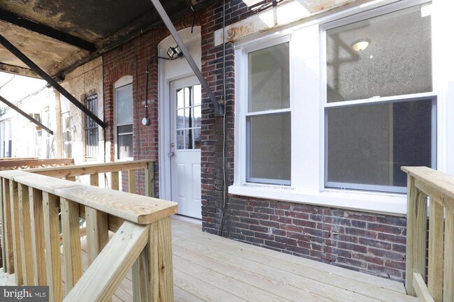 Building Photo - 135 S 49th St