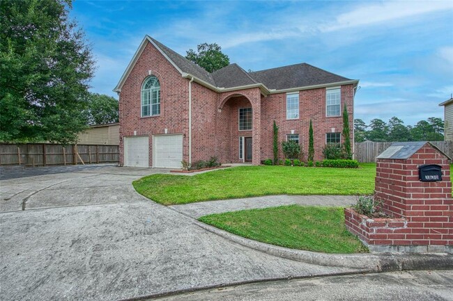 Foto del edificio - 1630 Trail Oaks Ct