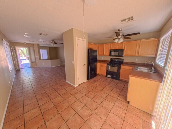 Foto del edificio - 3913 N 105th Dr