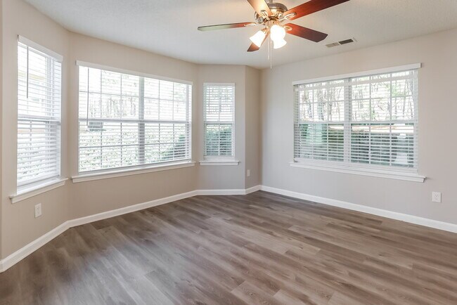 Foto del edificio - 701 Outlook Way