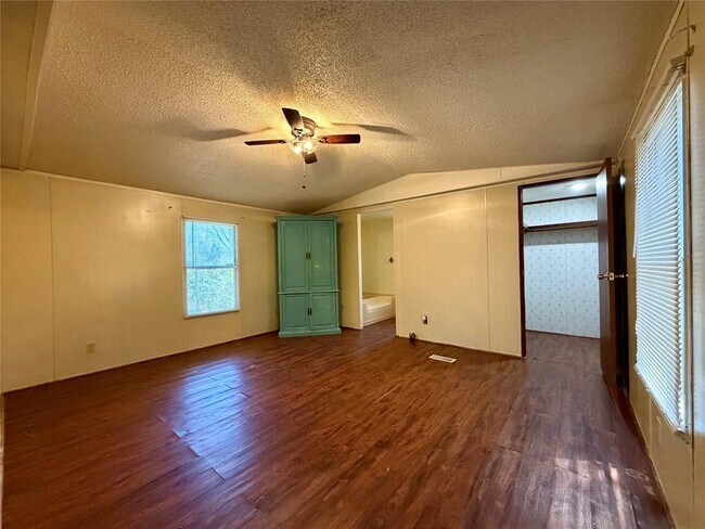 Foto del edificio - 382 Co Rd 4450