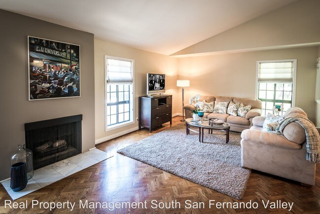 Building Photo - 4450 Placidia Ave