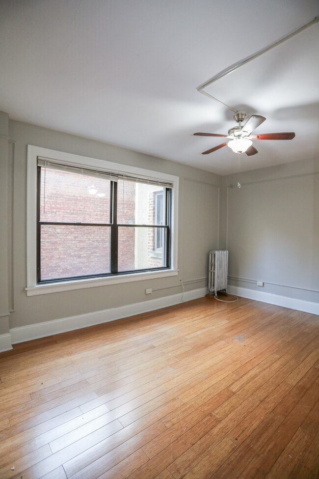 Foto del edificio - 5326 S Cornell Ave