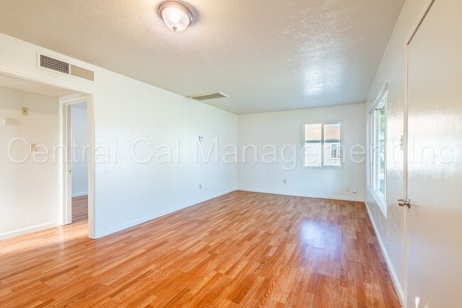 Foto del edificio - 3029-3031 Horrace Mann