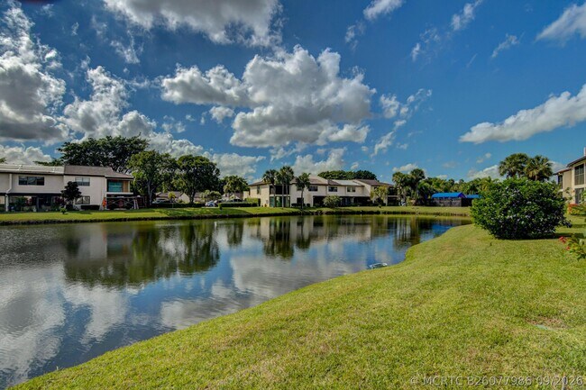 Building Photo - 7911 Eastlake Dr
