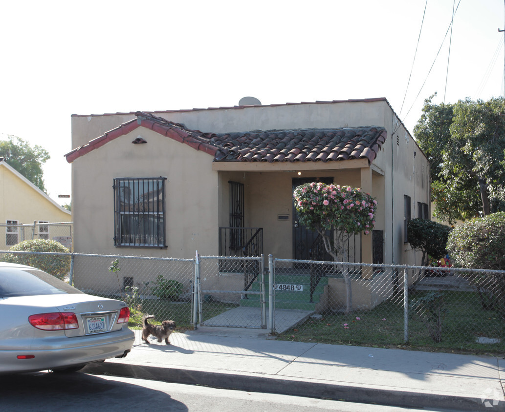 Building Photo - 4848 Elizabeth St