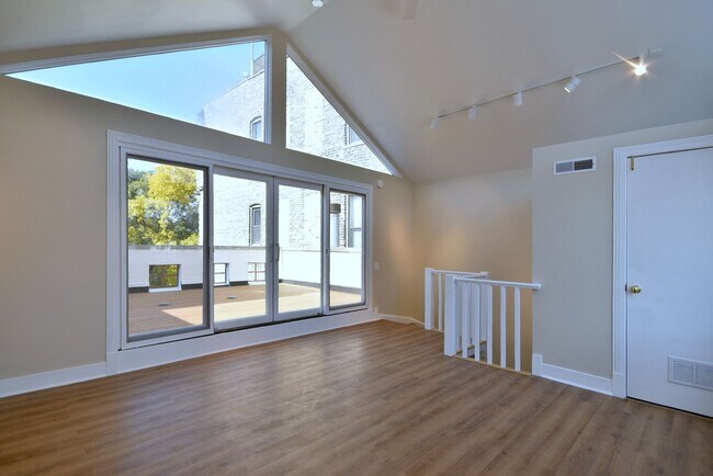 Foto del edificio - Gorgeous Single-Family Home in Prime Linco...