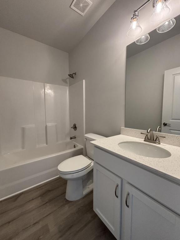 Foto del edificio - 36 Village Ct