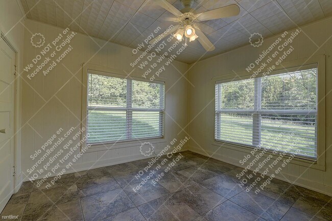 Foto del edificio - 2 br, 1 bath Triplex - 716 Rocky Ridge Flts