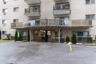Building Photo - 1223 Richmond St