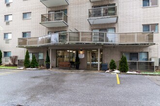 Building Photo - 1223 Richmond St