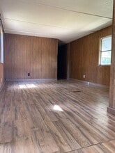 Building Photo - 533 Cherry Ave