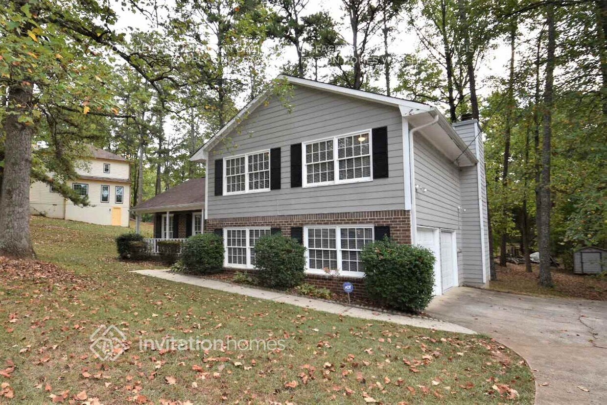 Foto principal - 3833 Seton Hall Dr