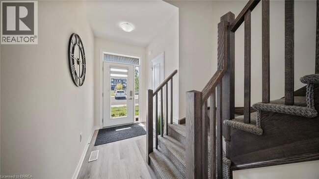 Building Photo - 461 Blackburn Dr