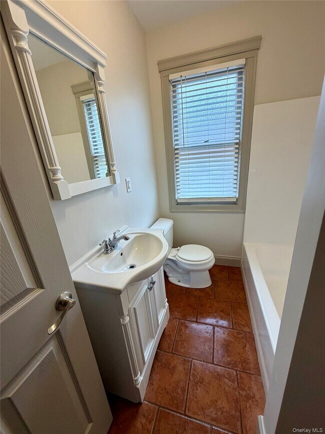 Building Photo - 11 Franklin St