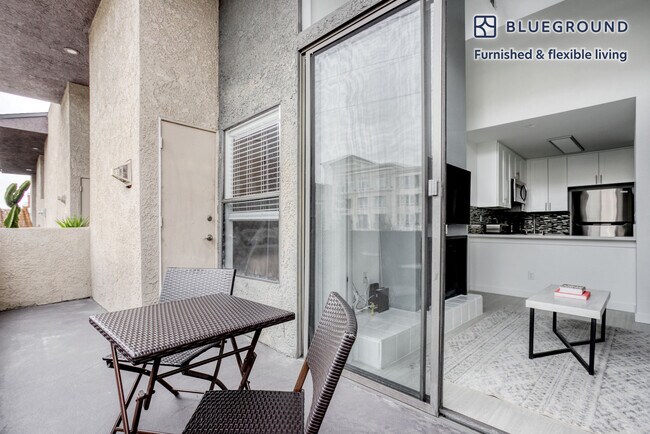 Foto del edificio - 12435 W Jefferson Blvd