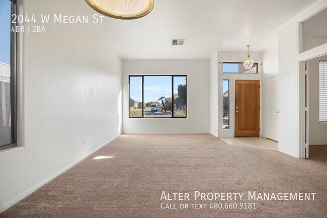 Building Photo - Beautiful 4 Bedroom 2 Bath Home with pool