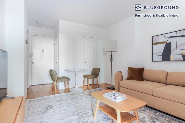 Foto del edificio - 300 E 46th St