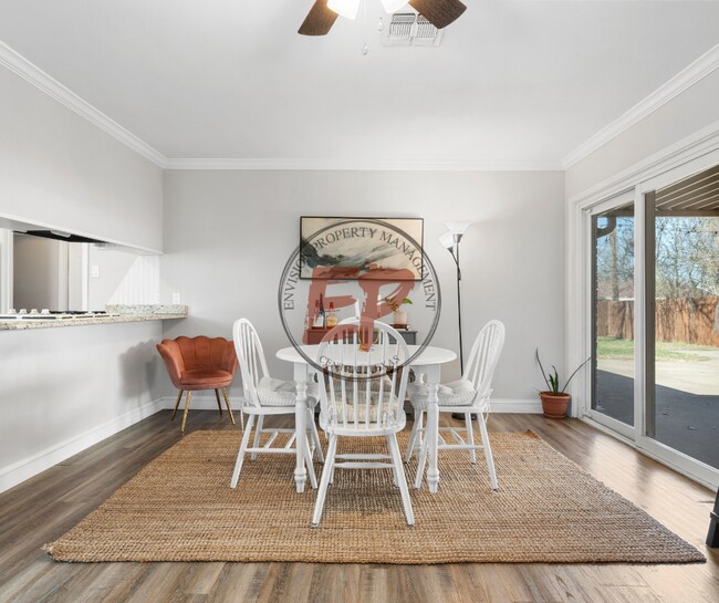 Foto del edificio - 6319 Wiethorn Dr