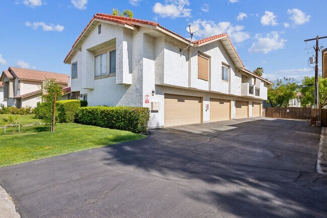 Foto del edificio - 74624 Driftwood Dr