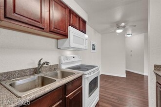 Building Photo - 2606 S Durango Dr