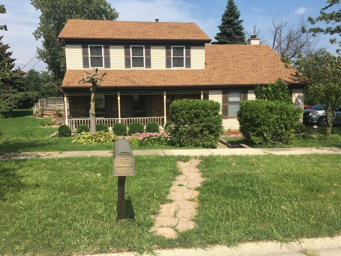 10 Evergreen Pl, Lemont, IL 60439 House Rental in Lemont, IL