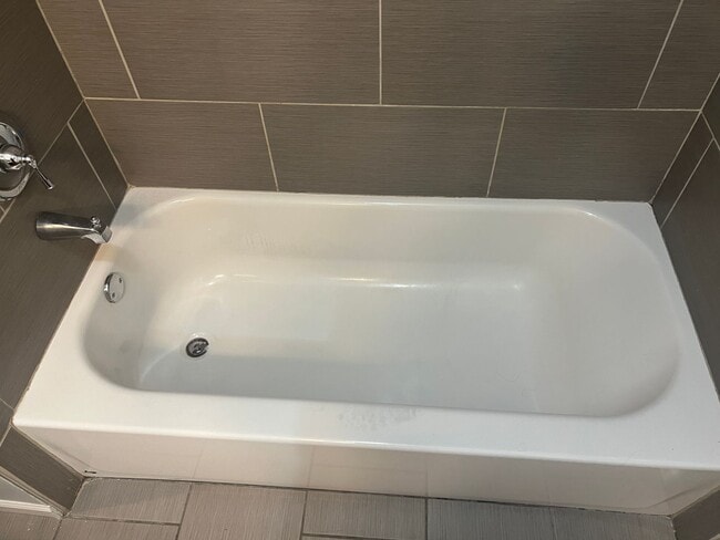 Building Photo - 2843 N Parkside Ave