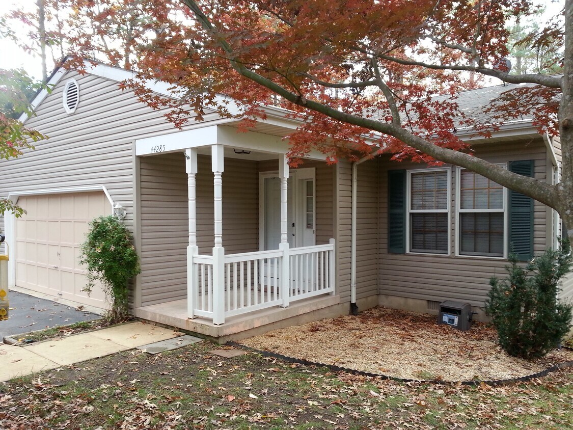 44285 Holly Berry Lane, California, MD 20619 House Rental in