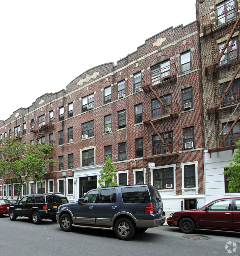 Building Photo - Lincoln Court