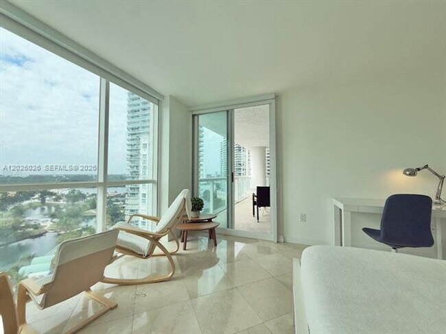 Building Photo - 16400 Collins Ave