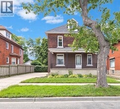 Building Photo - 231 Gladstone Ave