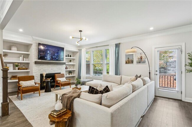 Foto del edificio - 1368 Live Oak Ln