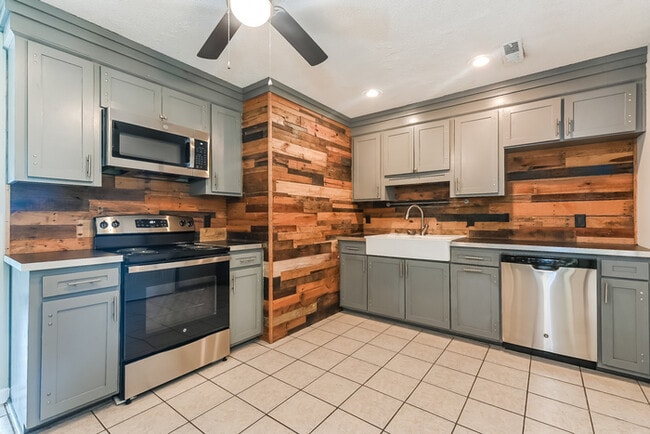 Foto del edificio - 213 Water Oak Dr
