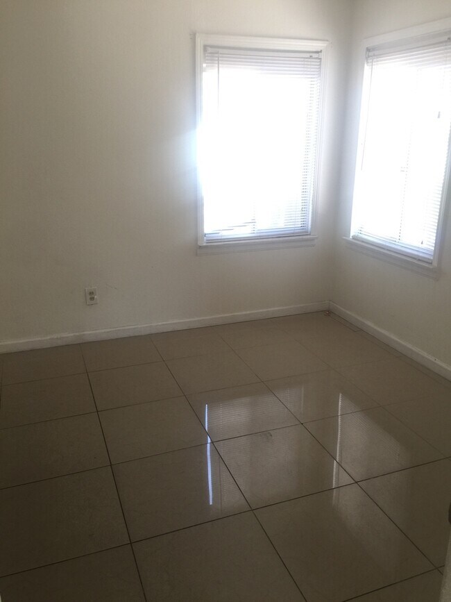 Foto del edificio - 3742-3748