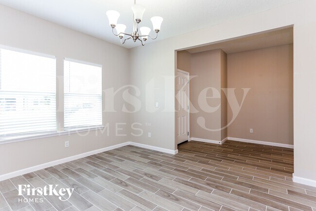 Foto del edificio - 1633 Mathews Manor Dr